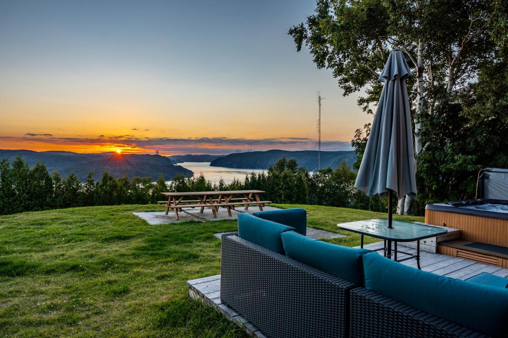 Montfjord - Chalets, Vue Spectaculaire Et Spa. Chantafjord #4 Sacre-Coeur 外观 照片