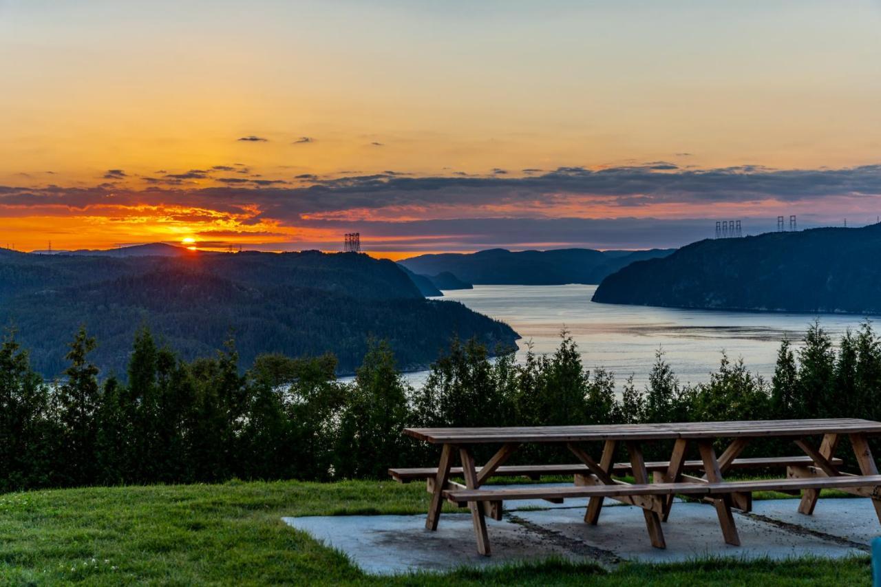 Montfjord - Chalets, Vue Spectaculaire Et Spa. Chantafjord #4 Sacre-Coeur 外观 照片