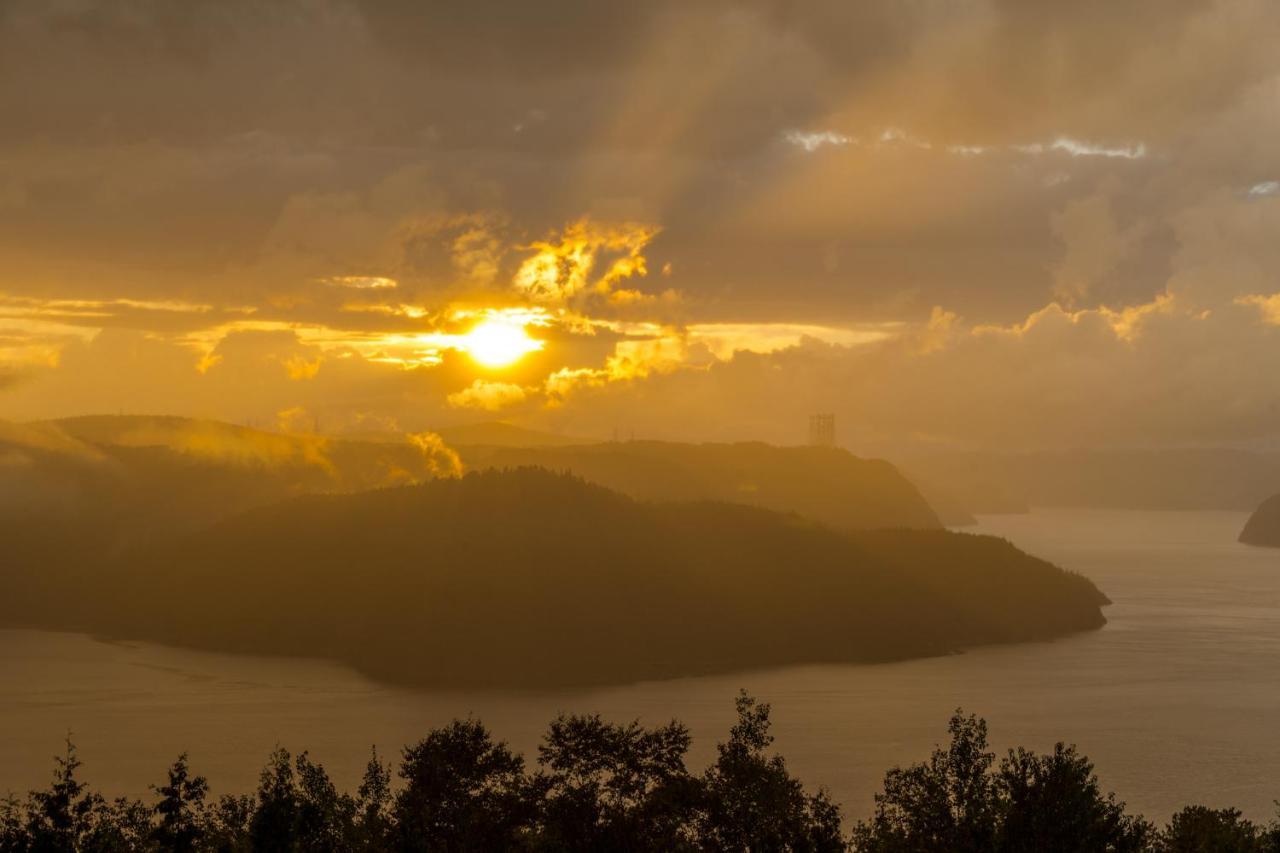 Montfjord - Chalets, Vue Spectaculaire Et Spa. Chantafjord #4 Sacre-Coeur 外观 照片